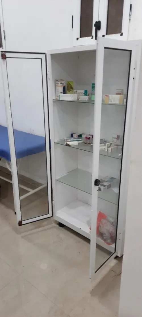 Armoire pharmacie 