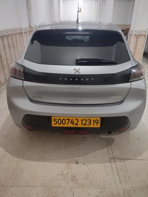 Peugeot 208 2023 E-Style