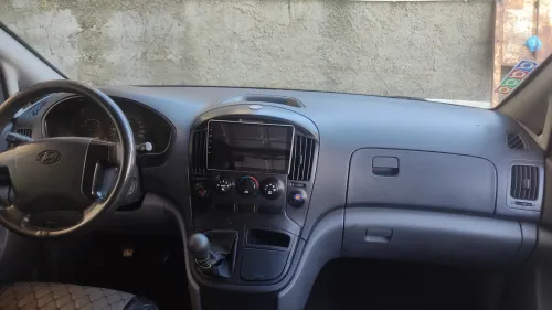Hyundai H1 2011 Tolé