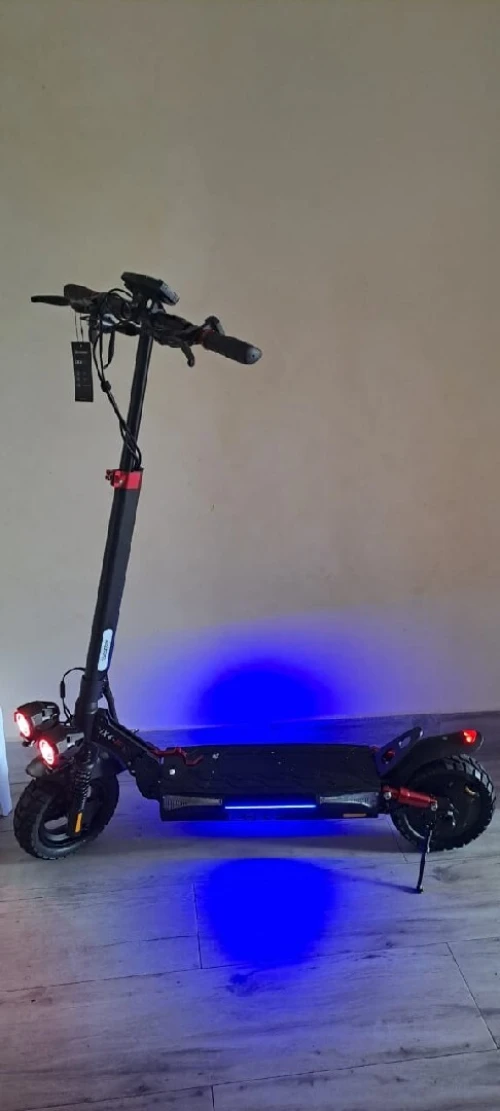 ISCOOTER ix4 2025