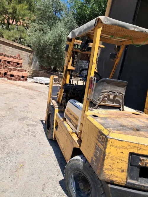 Komatsu F030 