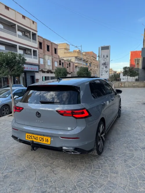 Volkswagen Golf 8 2025 R-Line