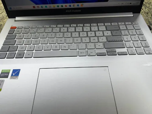 ASUS VivoBook i7