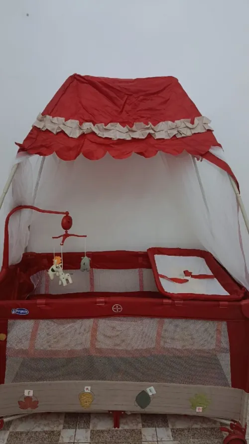 Lit parc style Tente balançoire et musical pour bébé - Pingouin