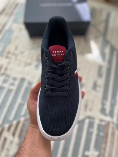 Tommy Hilfiger P42