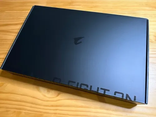 Gigabyte AORUS 15 9KF 2023 i5 12500 RTX 4060 140W 360hz 16GB RAM