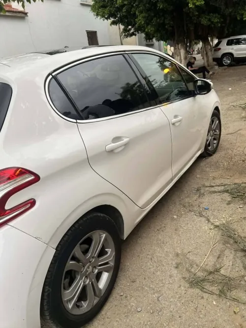 Peugeot 208 2014 Allure