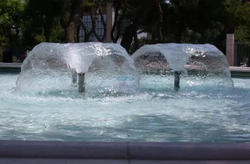 Fontaine et jet deau 