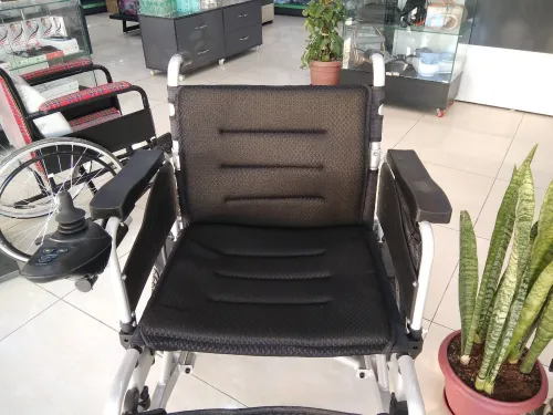 Fauteuil Roulant electrique  كرسي متحرك كهربائي
