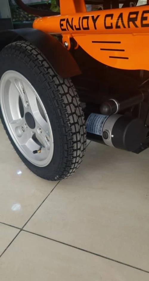 Fauteuil roulant électrique confortable siège auto