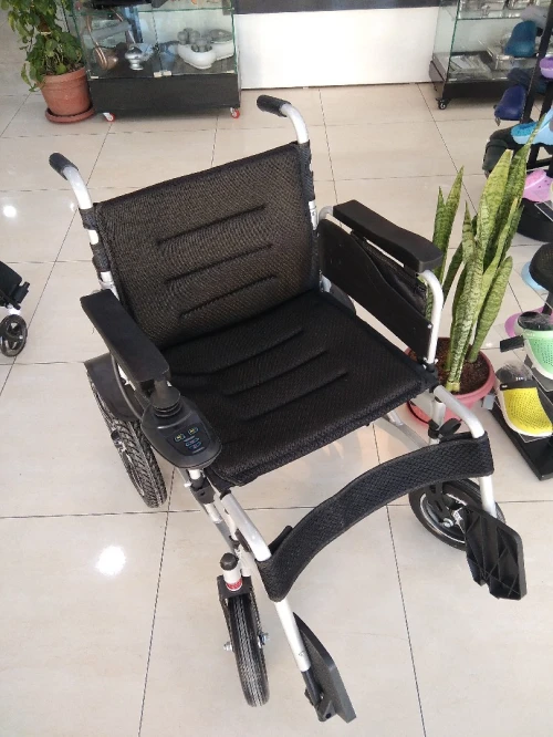 Fauteuil Roulant electrique  كرسي متحرك كهربائي
