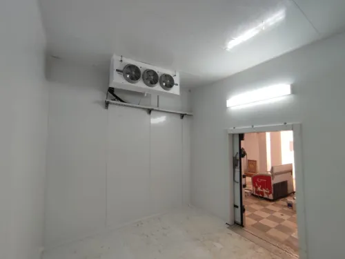 Mise en vente de 3 chambres froides