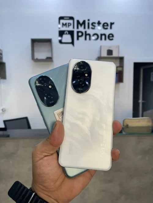 HONOR 200