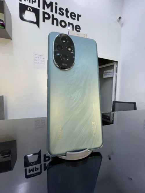 Honor 200