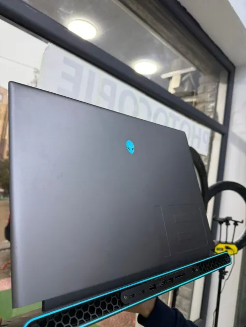 Alienware M18 R2