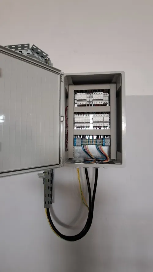 Installations électriques et maintenance Électrique Et Cablage Armoire Électrique