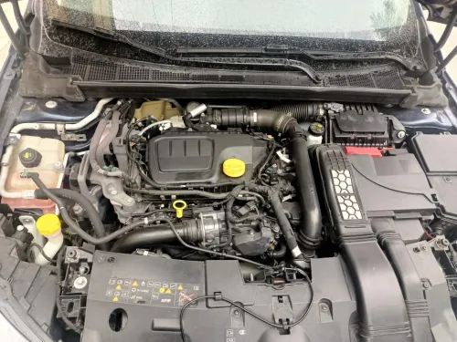 Mégane 4 pièces détachées casse 