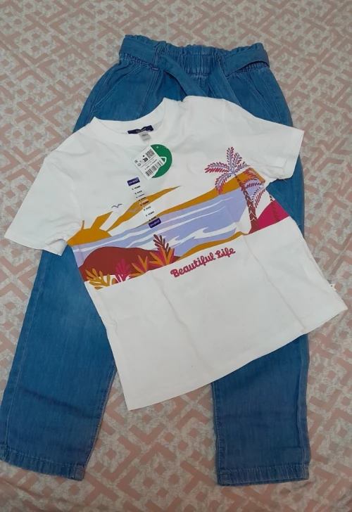T-shirt et pantalon 