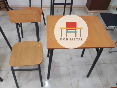 طاولات و كراسي لمختلف الأطوار 