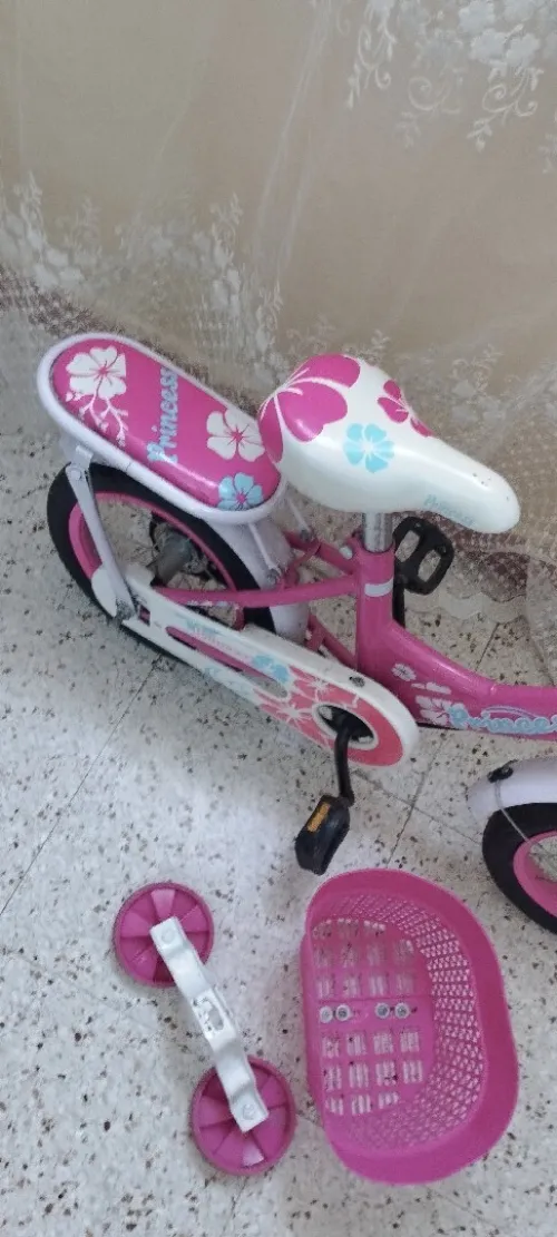 Vélo pour fille rose 12 pouces à vendre