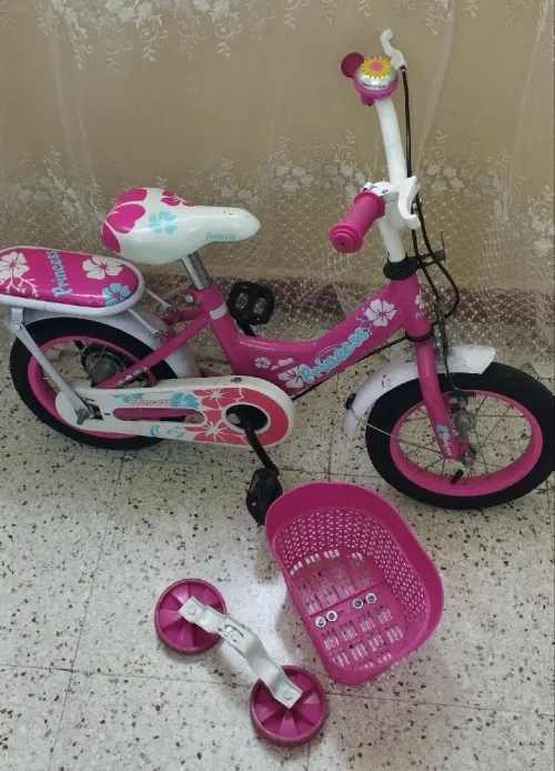 Vélo pour fille rose 12 pouces à vendre
