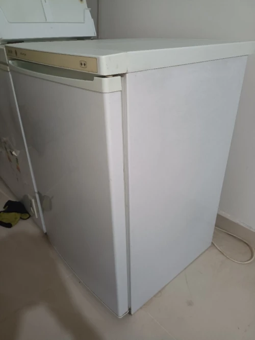 Réfrigérateur ENIEM compact en bon état