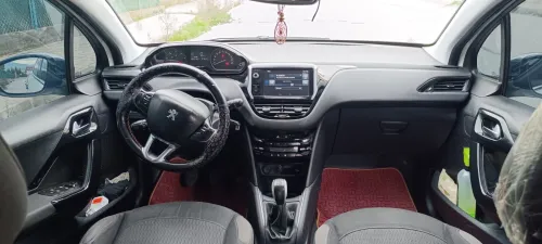 Peugeot 208 2015 Access Facelift
