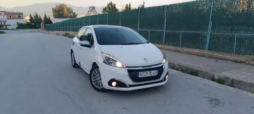 Peugeot 208 2015 Access Facelift