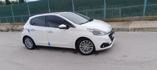 Peugeot 208 2015 Access Facelift