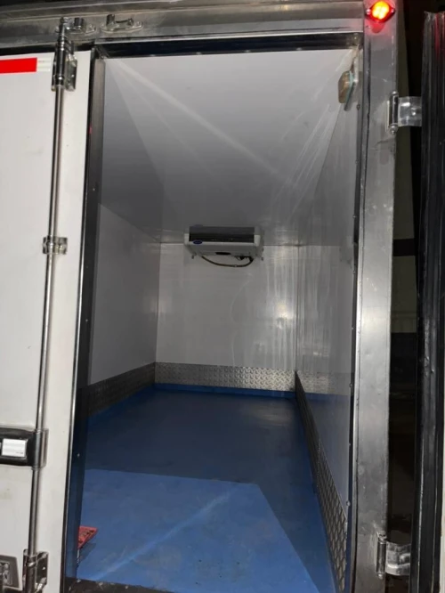 Isuzu Camion frigo lourd a louer 2014