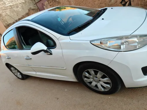 Peugeot 207 2012 