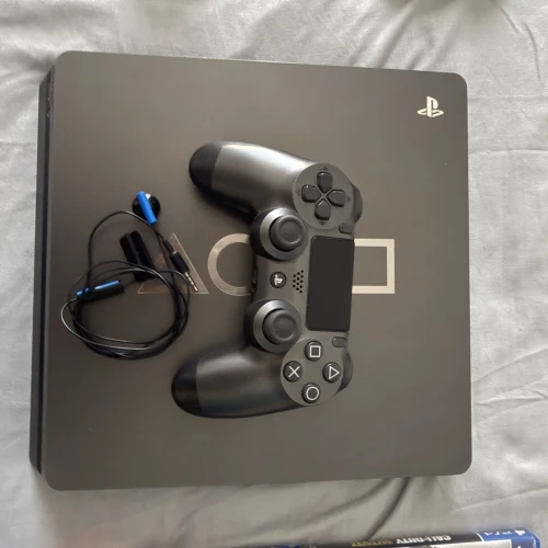 Lots ps4 avec tous les accessoires originaux et 13 jeux