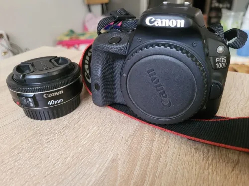 Canon 100D