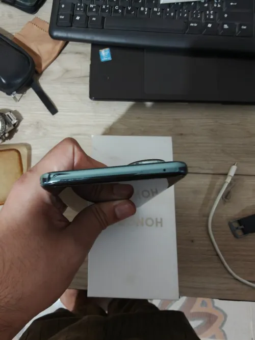 Honor 90