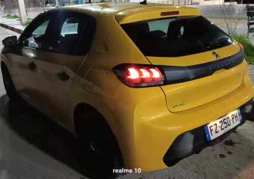 Peugeot 208 2021 