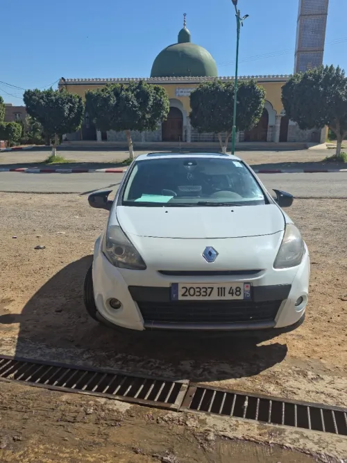 Renault Clio 3 2011 Night and Day
