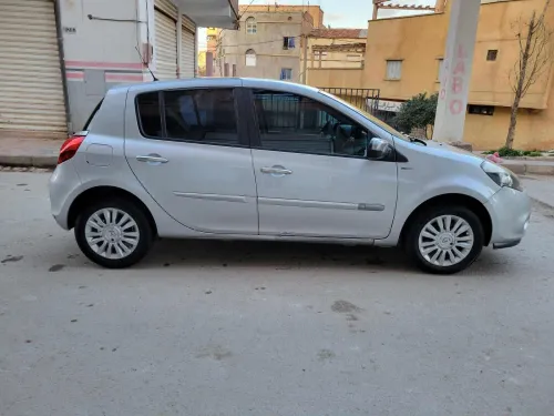 Renault Clio 3 2012 Night and Day