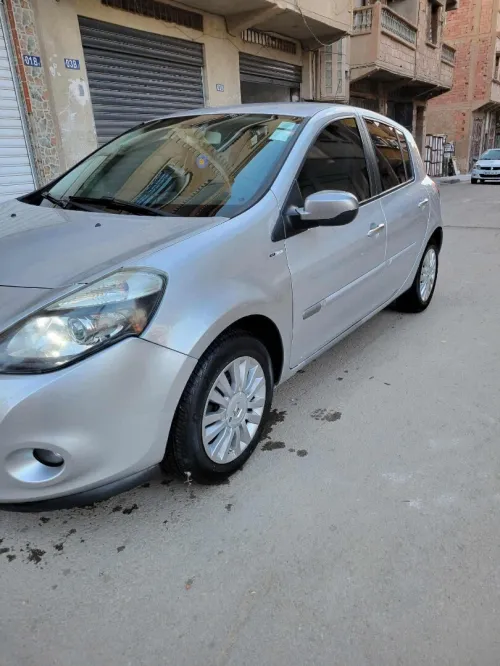 Renault Clio 3 2012 Night and Day