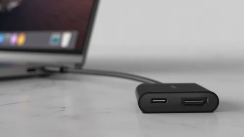 Hub adaptateur Belkin USB-C vers HDMI + adaptateur de charge 