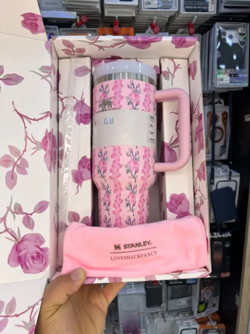 Gobelet Stanley x LoveShackFancy Édition Limitée