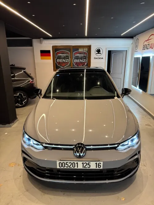 Volkswagen Golf 8 2025 R-Line