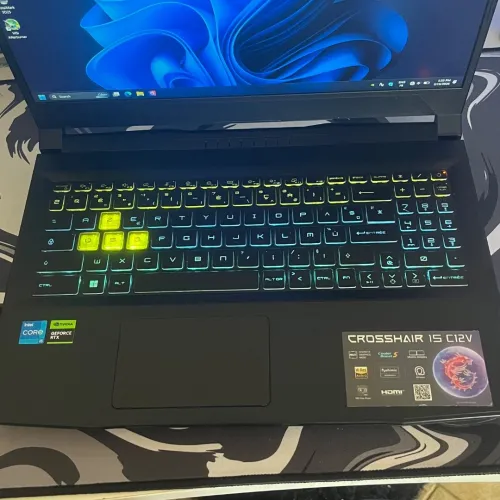 Msi crosshair 15 RTX 4060