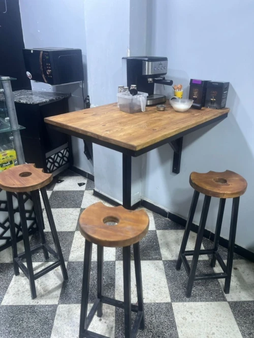 4 TABLE + 10 CHAISES