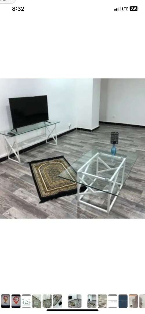 À vendre : Table en verre renforcé + 4 chaises + table basse