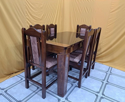 Table 6 chaises en bois rouge 