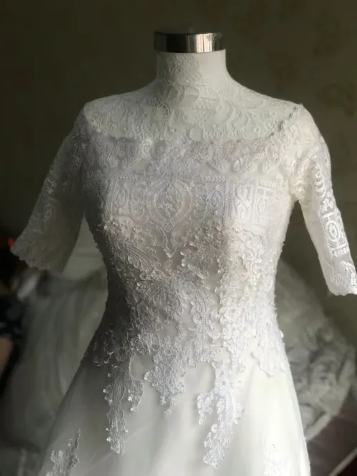 Des robes blanches à vendre 
