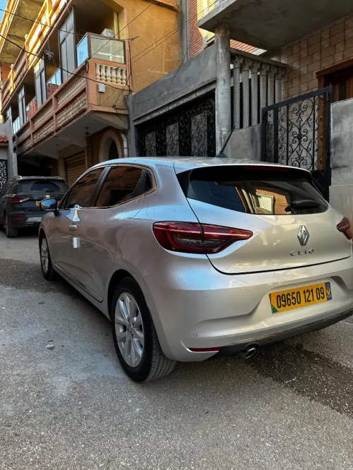 Renault clio 5 2021 intense