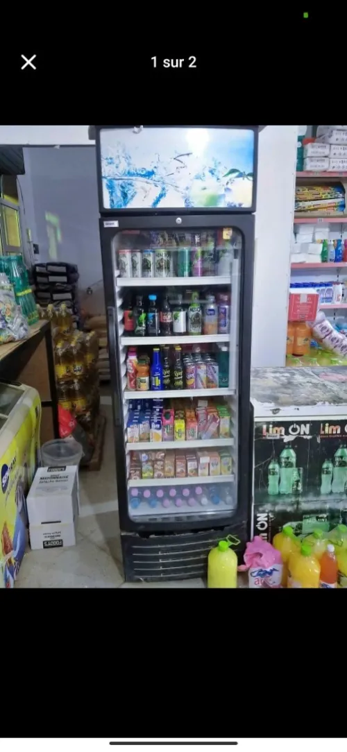 Frigo géant présentoir 