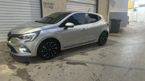 Renault Clio 5 2022 Bisnesse