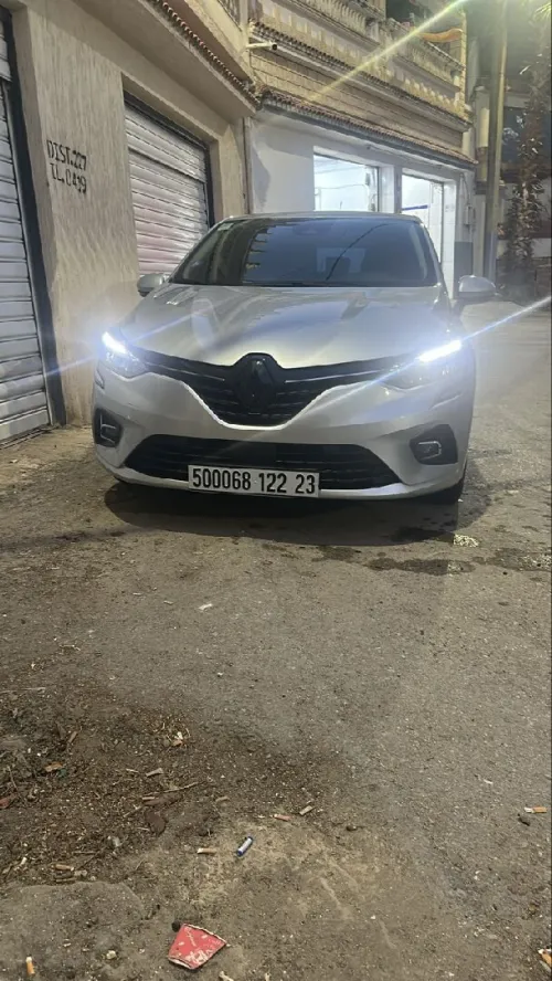 Renault Clio 5 2022 Bisnesse